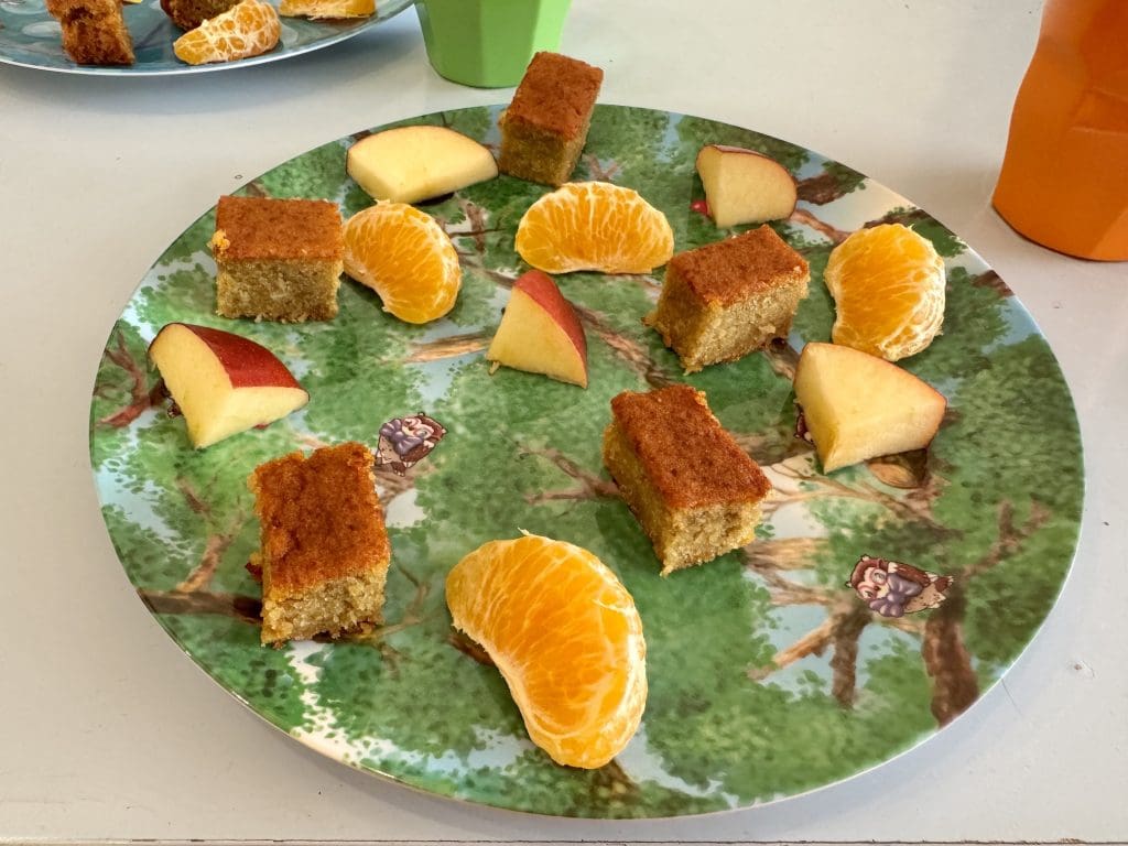 ארוחת ביניים על צלחת ינשופים של Playte